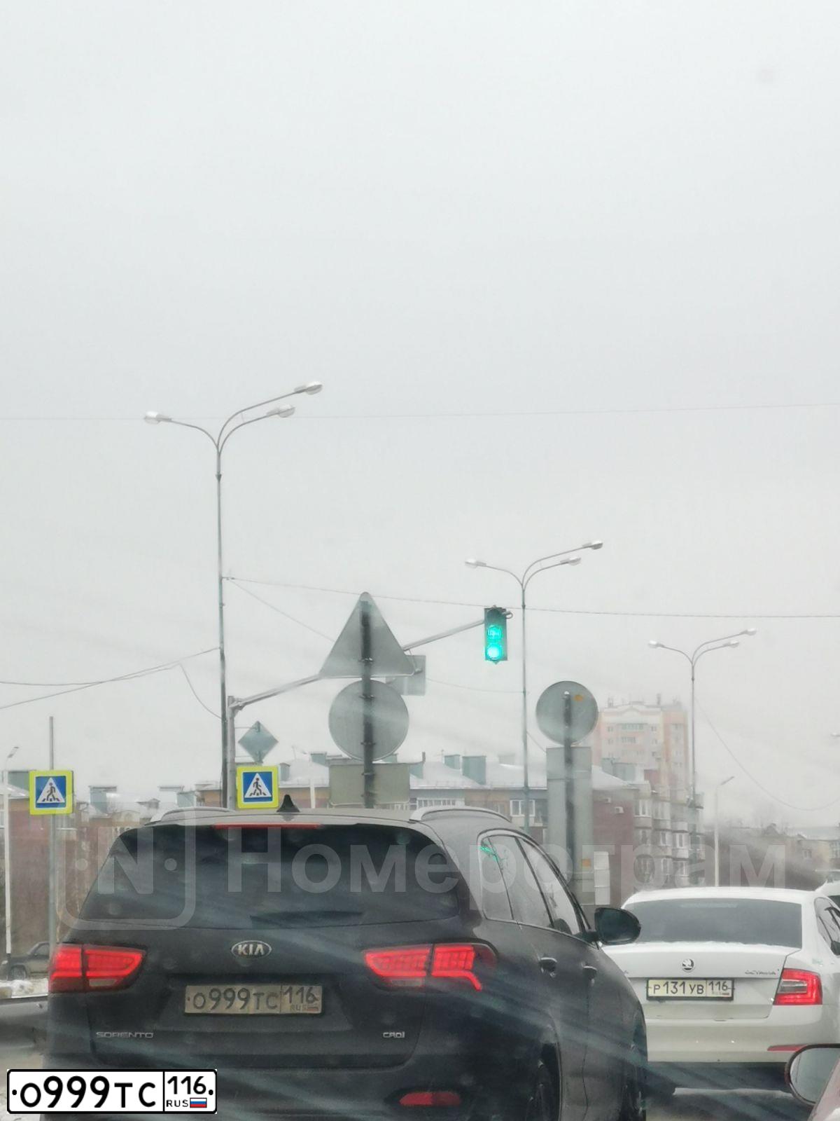 Фото автомобиля MERCEDES S-KLASSE, 2011 — госномер А732ВУ716. Цвет: ВИШНЕВЫЙ