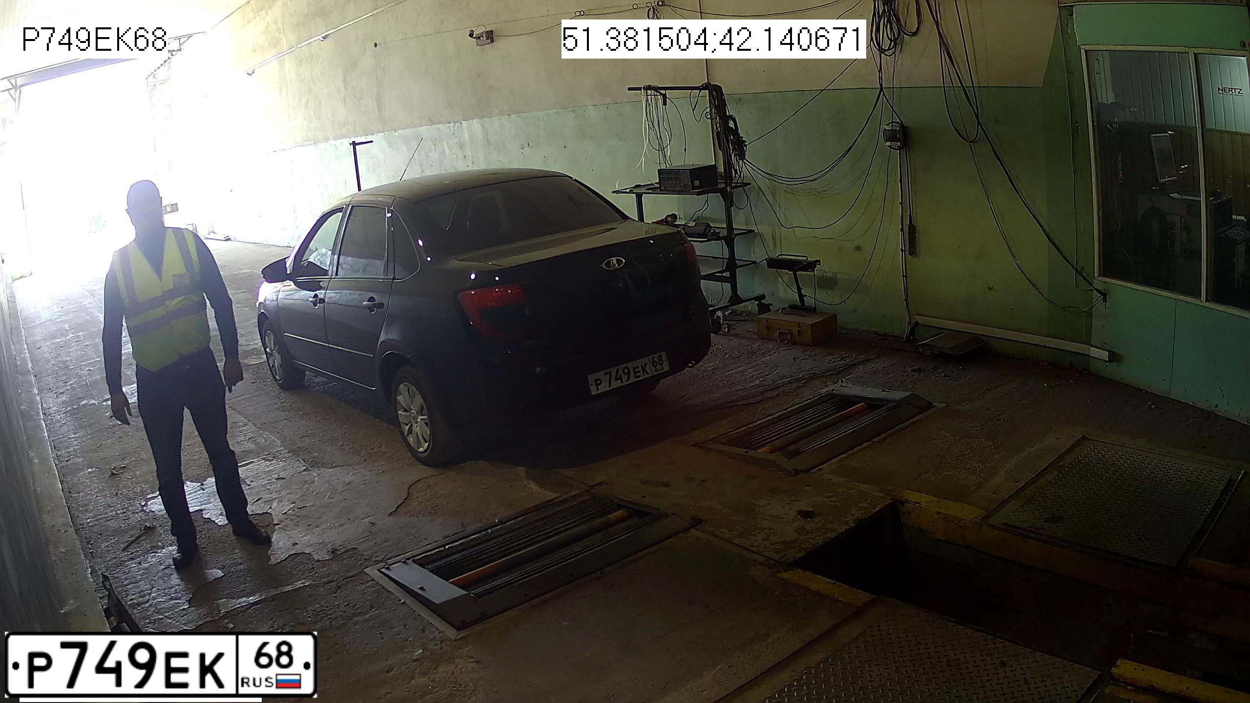 Фото автомобиля LADA GRANTA, 2017 — госномер В310НР136. Цвет: ЧЕРНЫЙ