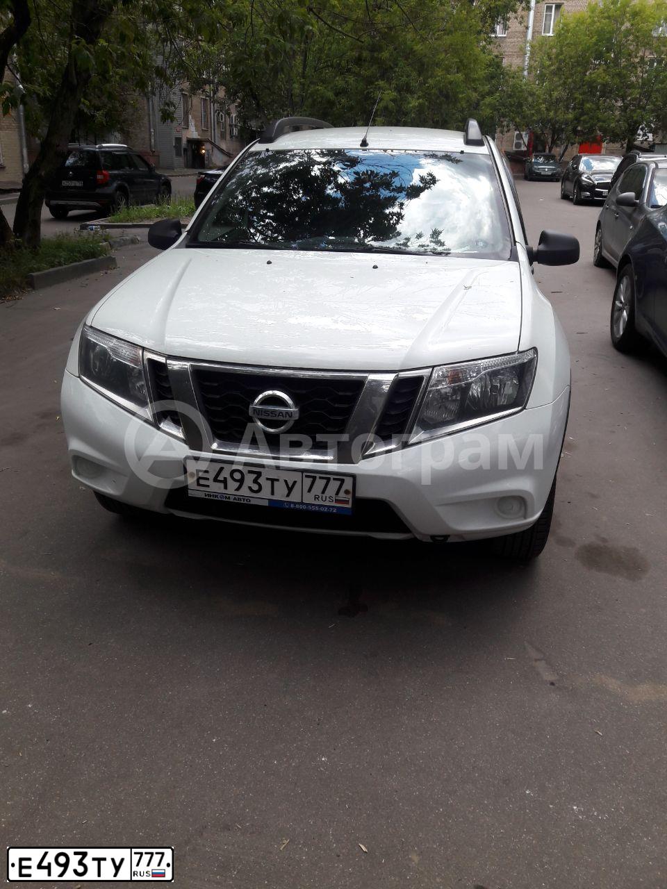 Фото автомобиля NISSAN TERRANO, 2016 — госномер Е493ТУ777. Цвет: БЕЛЫЙ