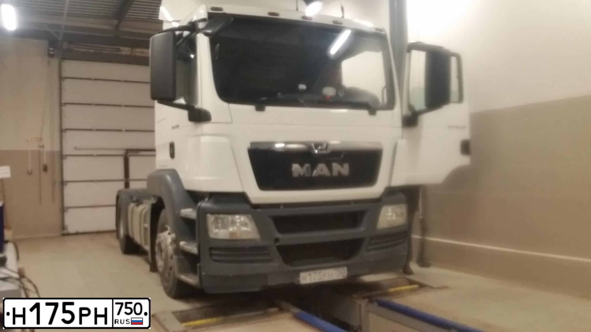Фото автомобиля MAN TGS 19.XXX /4X2/, 2017 — госномер Н175РН750. Цвет: Белый
