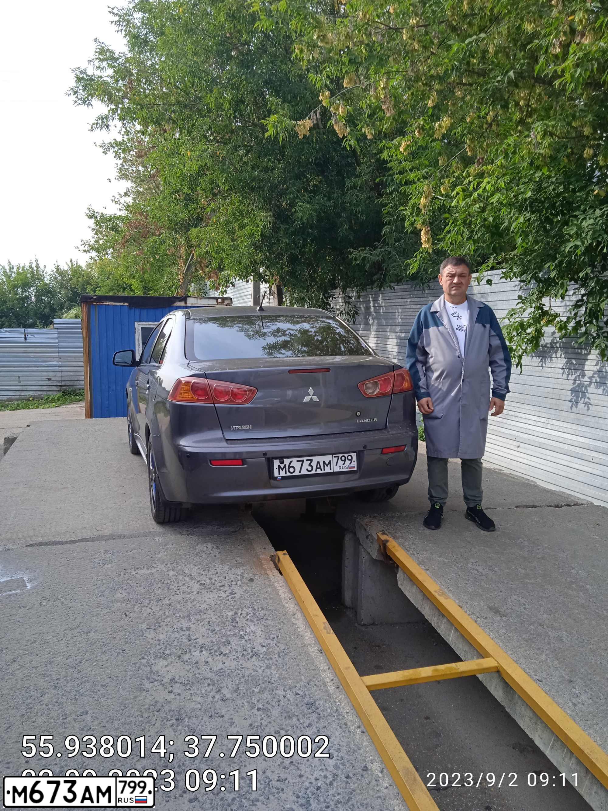 Фото автомобиля MITSUBISHI LANCER, 2010 — госномер Е426ТН790. Цвет: СЕРЫЙ