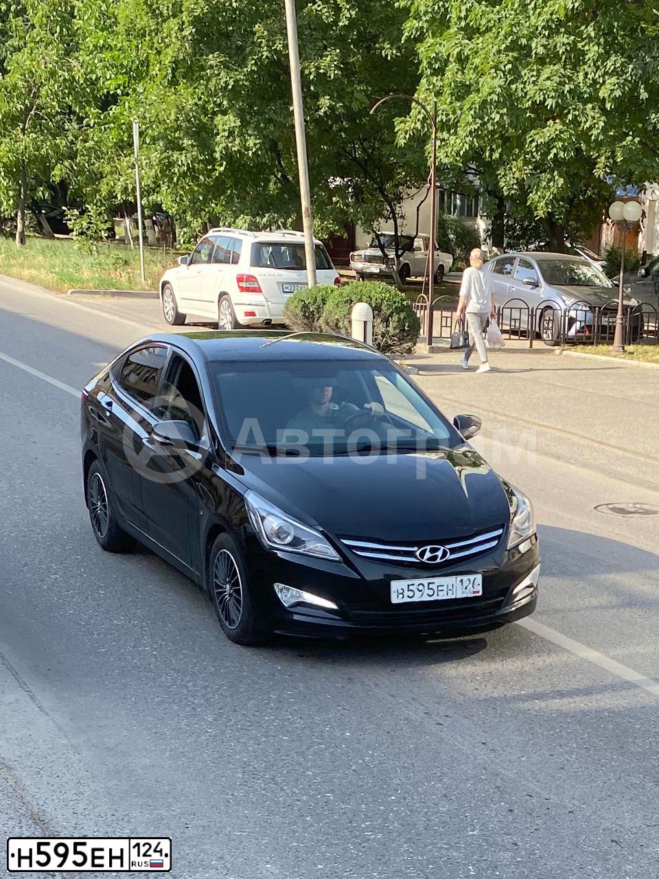 Фото автомобиля RENAULT MEGANE, 2011 — госномер В362ЕМ147. Цвет: ЧЕРНЫЙ