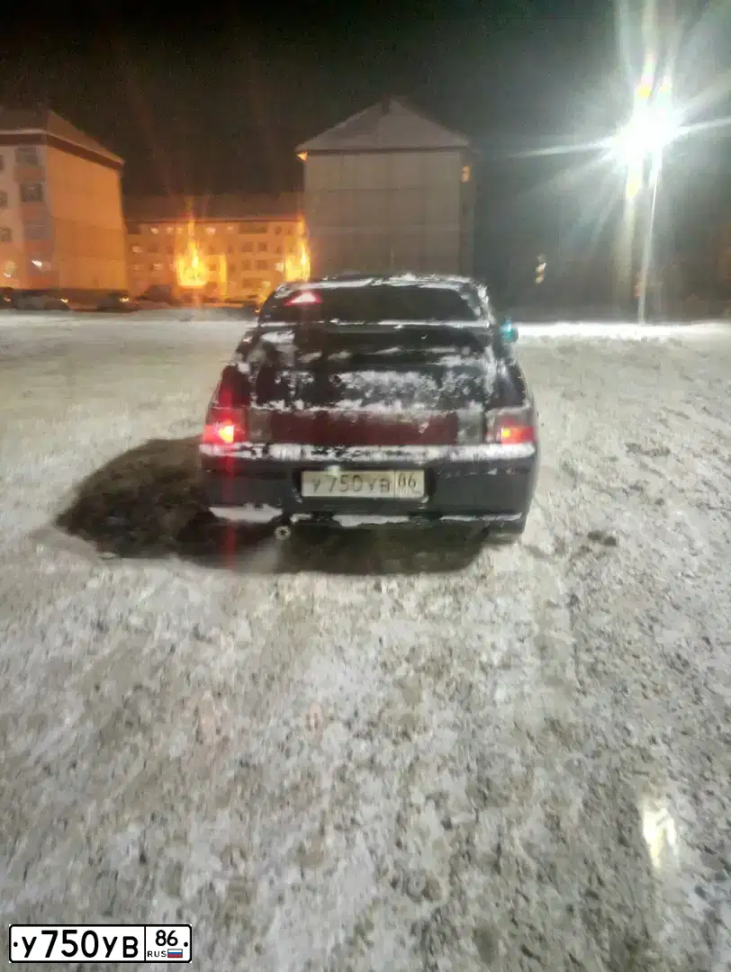 Фото автомобиля LADA 2112 LADA, 2005 — госномер В837ЕА186. Цвет: ГРАФИТОВЫЙ МЕТАЛЛИК