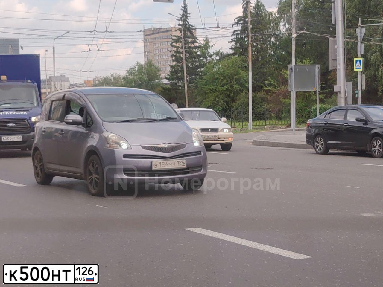 Фото автомобиля TOYOTA CAMRY, 2017 — госномер К500НТ126. Цвет: ЧЕРНЫЙ МЕТАЛЛИК