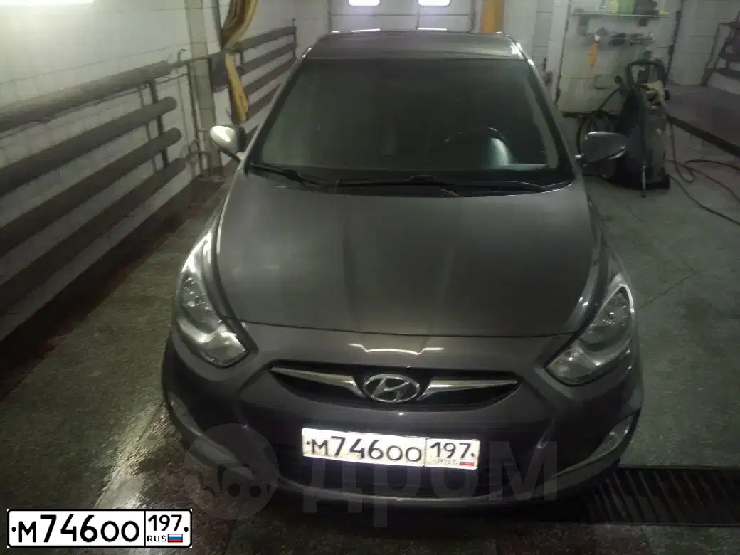 Фото автомобиля HYUNDAI SOLARIS, 2011 — госномер Р273КР70. Цвет: ТЕМНО-СЕРЫЙ