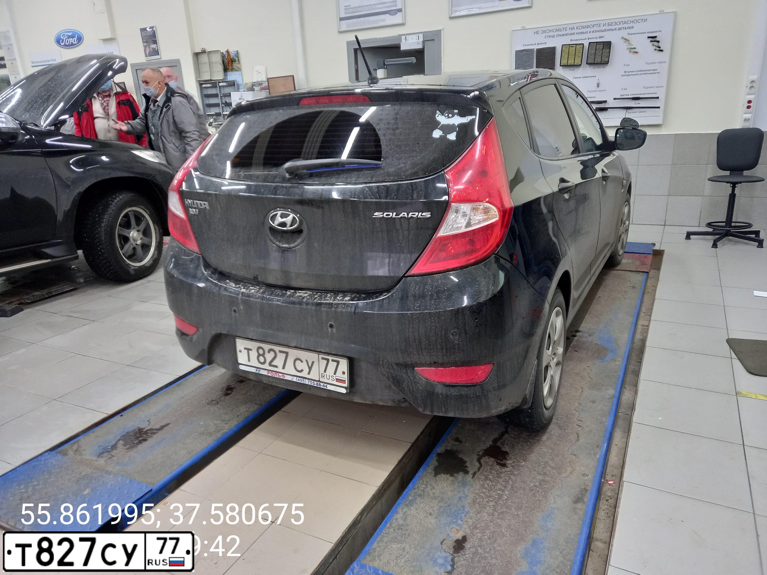 Фото автомобиля HYUNDAI SOLARIS, 2013 — госномер Т827СУ77. Цвет: ЧЕРНЫЙ
