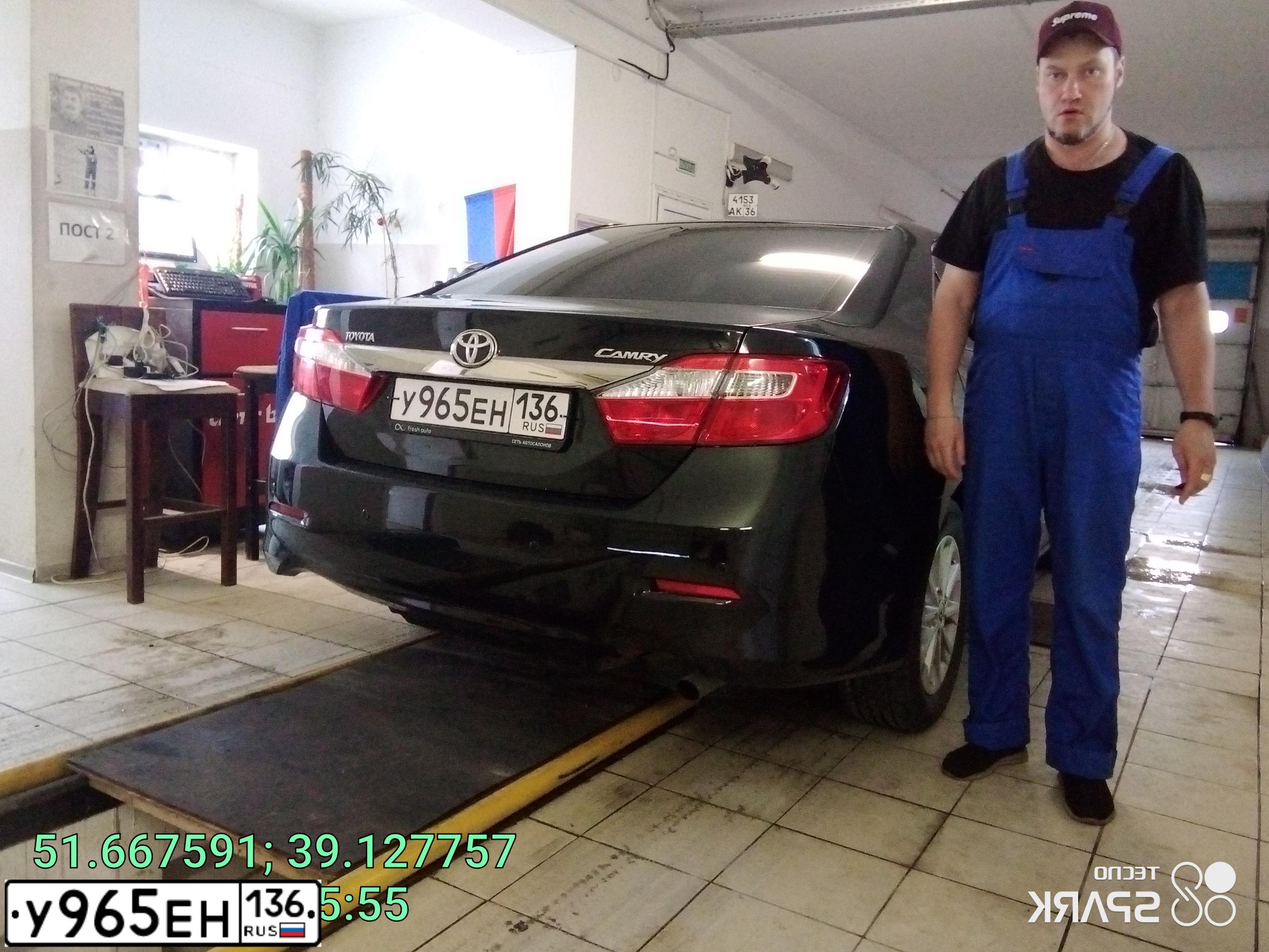 Фото автомобиля TOYOTA CAMRY, 2013 — госномер У965ЕН136. Цвет: ЧЕРНЫЙ МЕТАЛЛИК