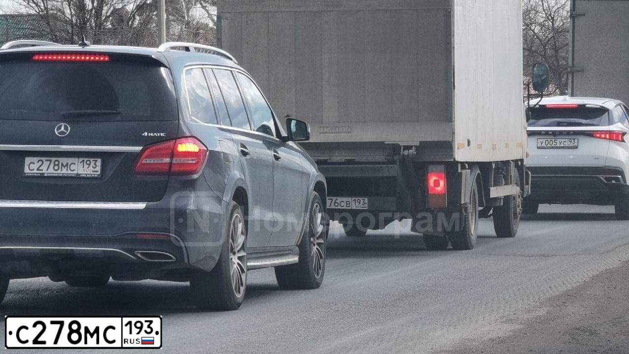 Фото автомобиля MERCEDES GL-KLASSE, 2016 — госномер С278МС193. Цвет: ЧЕРНЫЙ