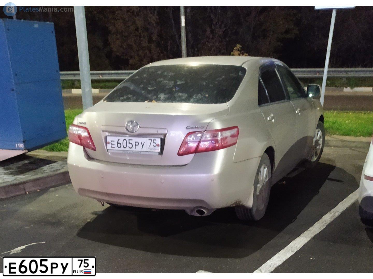Фото автомобиля TOYOTA CAMRY, 2008 — госномер О387ХС790. Цвет: ЗОЛОТИСТЫЙ