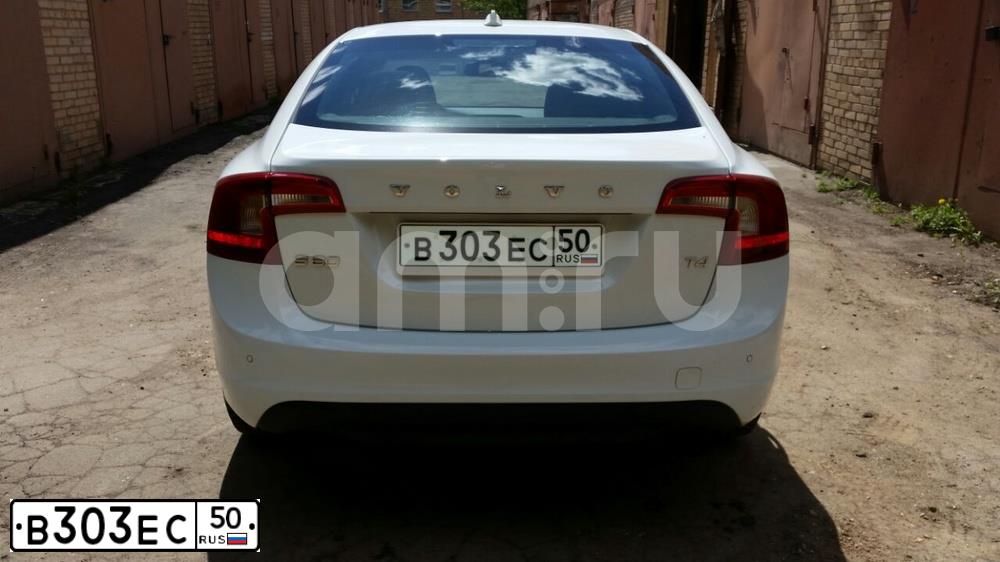 Фото автомобиля VOLVO S60, 2011 — госномер В219СХ799. Цвет: Белый