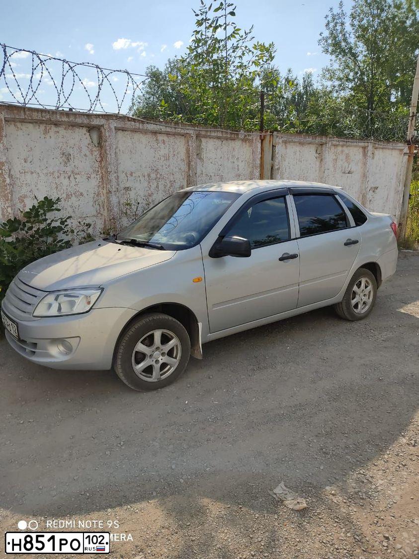 Фото автомобиля LADA GRANTA, 2012 — госномер В132ЕР774. Цвет: Серебристый