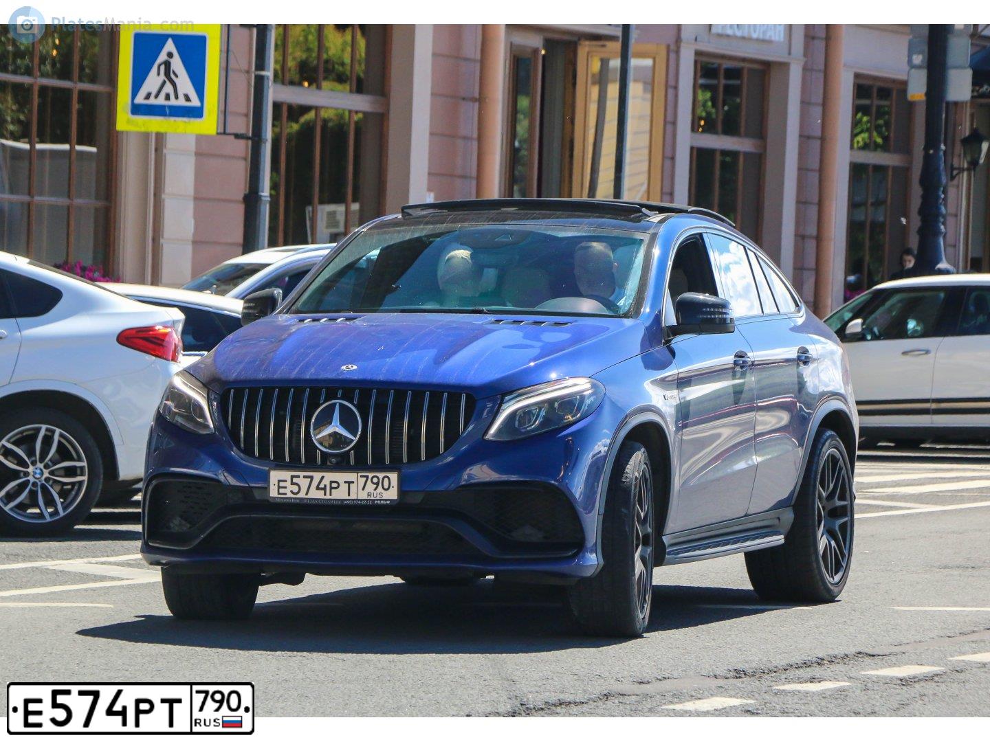 Фото автомобиля MERCEDES GLE-KLASSE, 2017 — госномер М030ОЕ95. Цвет: Хаки