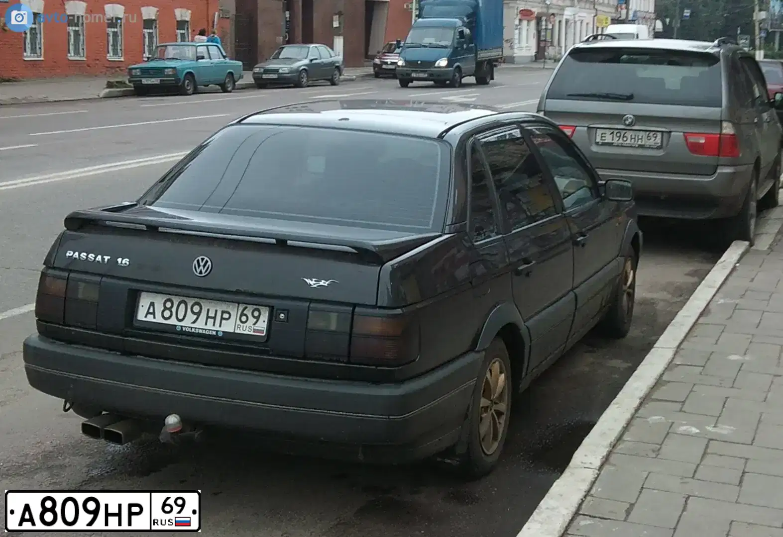 Фото автомобиля VOLKSWAGEN PASSAT, 1988 — госномер Н240ТК69