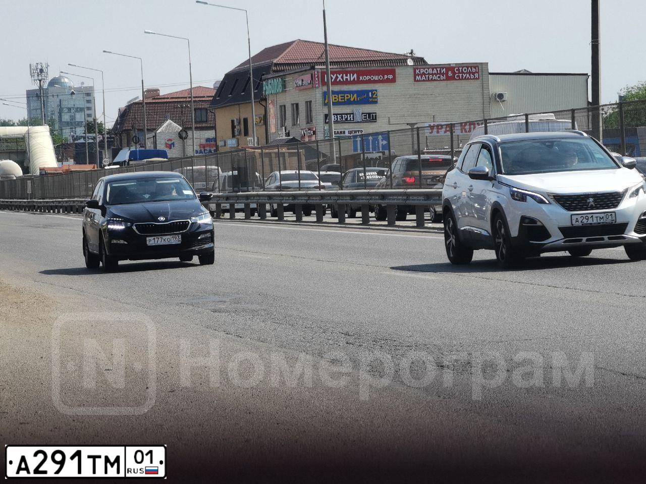 Фото автомобиля PEUGEOT 3008, 2020 — госномер А291ТМ01. Цвет: БЕЛЫЙ