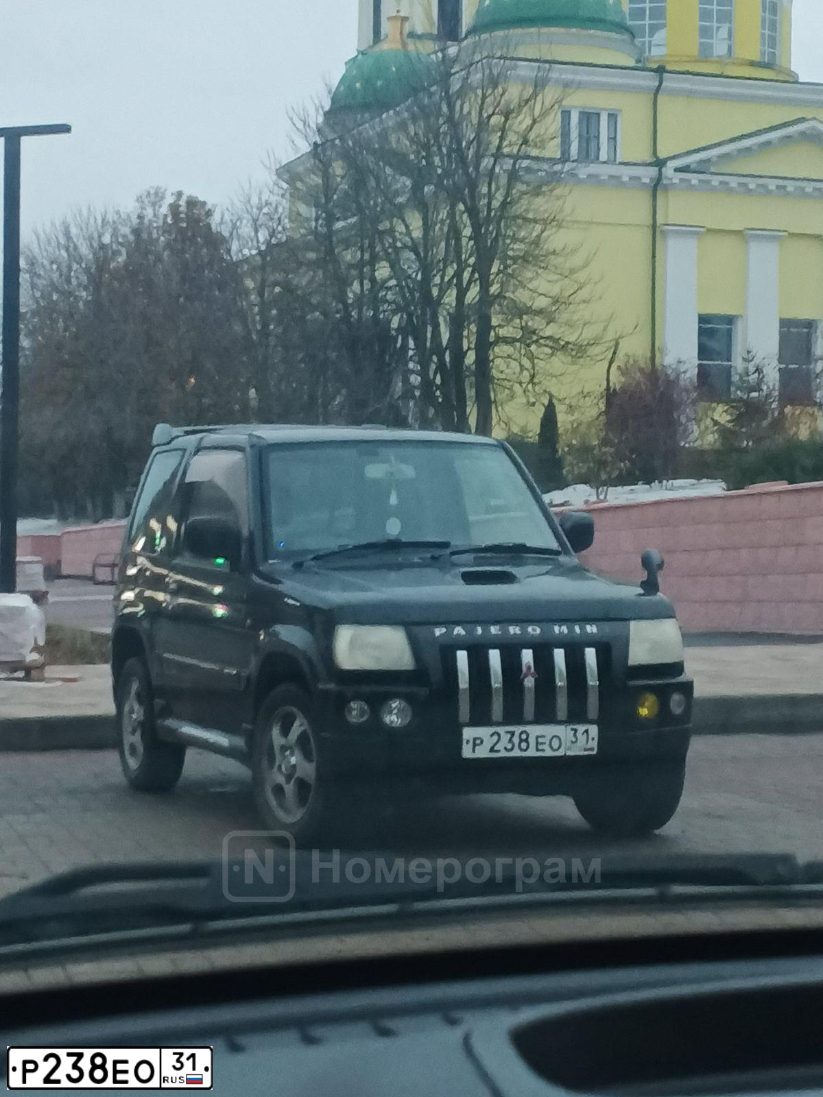 Фото автомобиля LADA 2110, 1999 — госномер А064ВВ31. Цвет: СЕРЕБРИСТЫЙ ЗЕЛЕНО-ГОЛУБОЙ