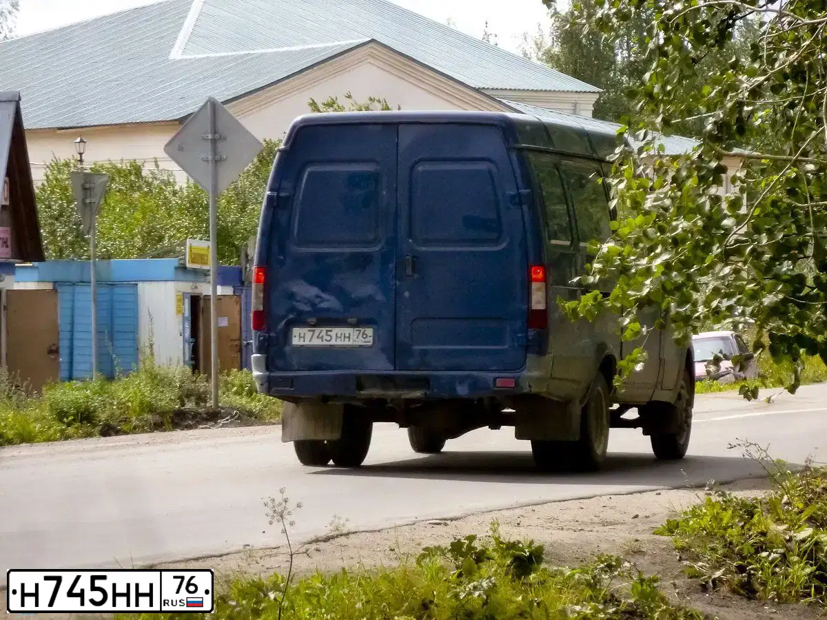 Фото автомобиля GAZ 2705 EL, 2005 — госномер Н745НН76. Цвет: СИНЕ-ЗЕЛЕНЫЙ