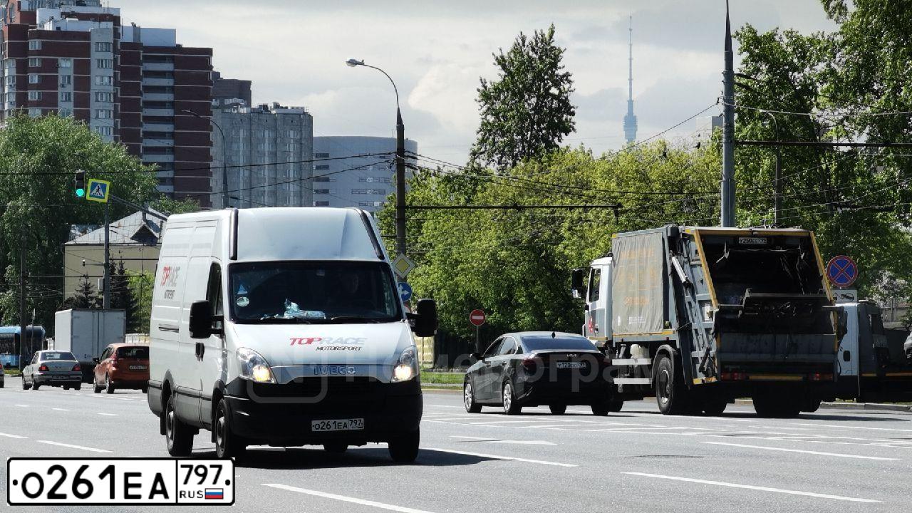 Фото автомобиля IVECO DAILY, 2014 — госномер О261ЕА797. Цвет: Белый