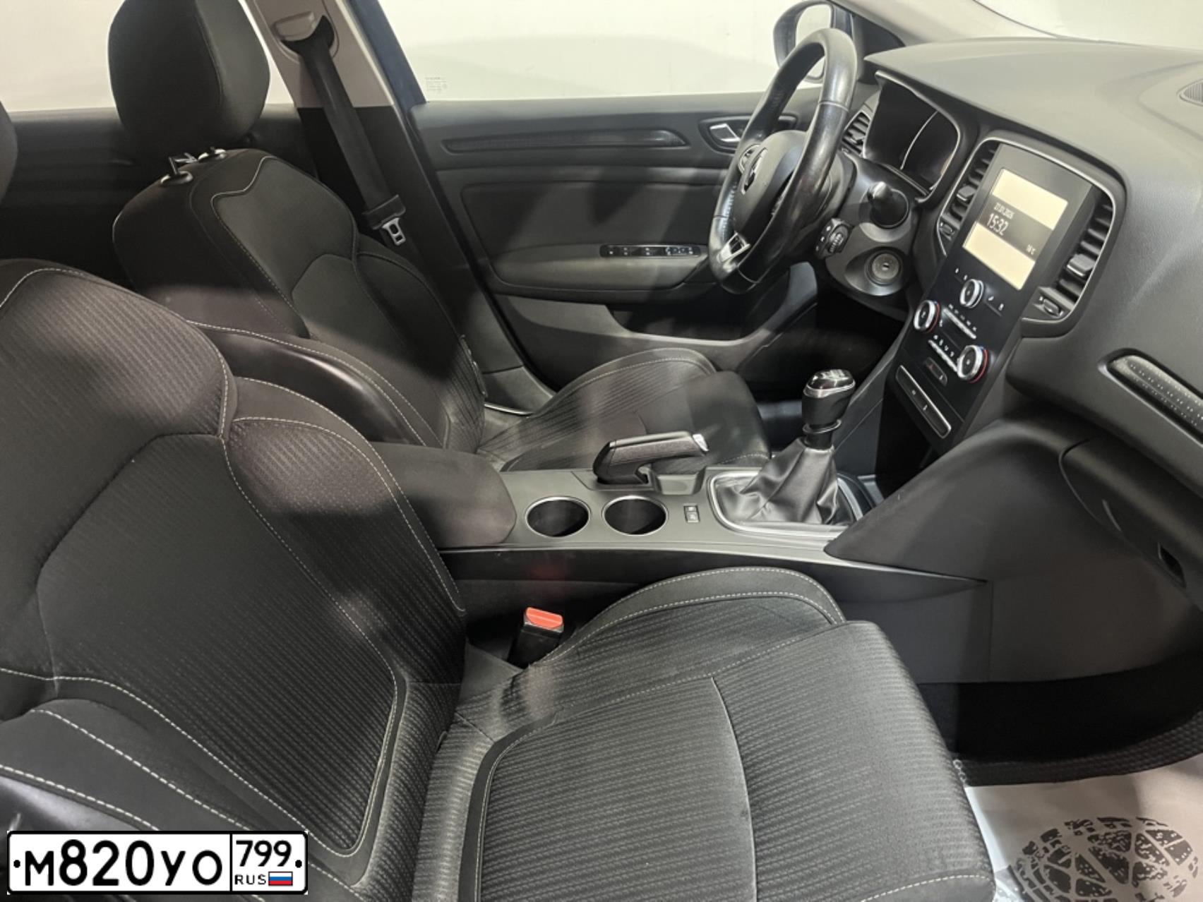 Фото автомобиля RENAULT MEGANE, 2017 — госномер Р887АК46