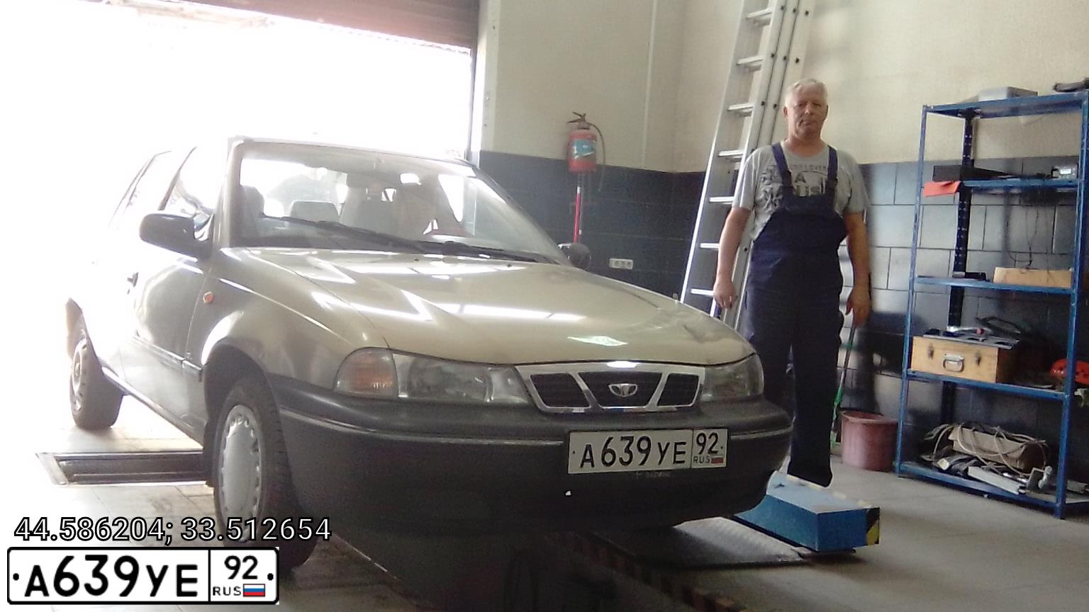Фото автомобиля DAEWOO NEXIA, 2008 — госномер Р695ВК82. Цвет: БЕЖЕВЫЙ