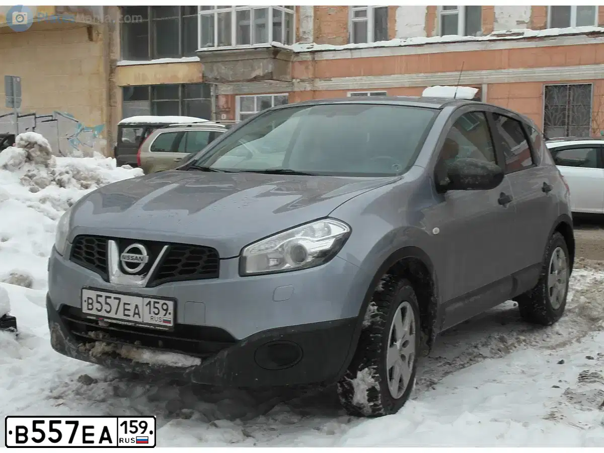 Фото автомобиля NISSAN QASHQAI, 2012 — госномер К307ХМ159. Цвет: СЕРЫЙ