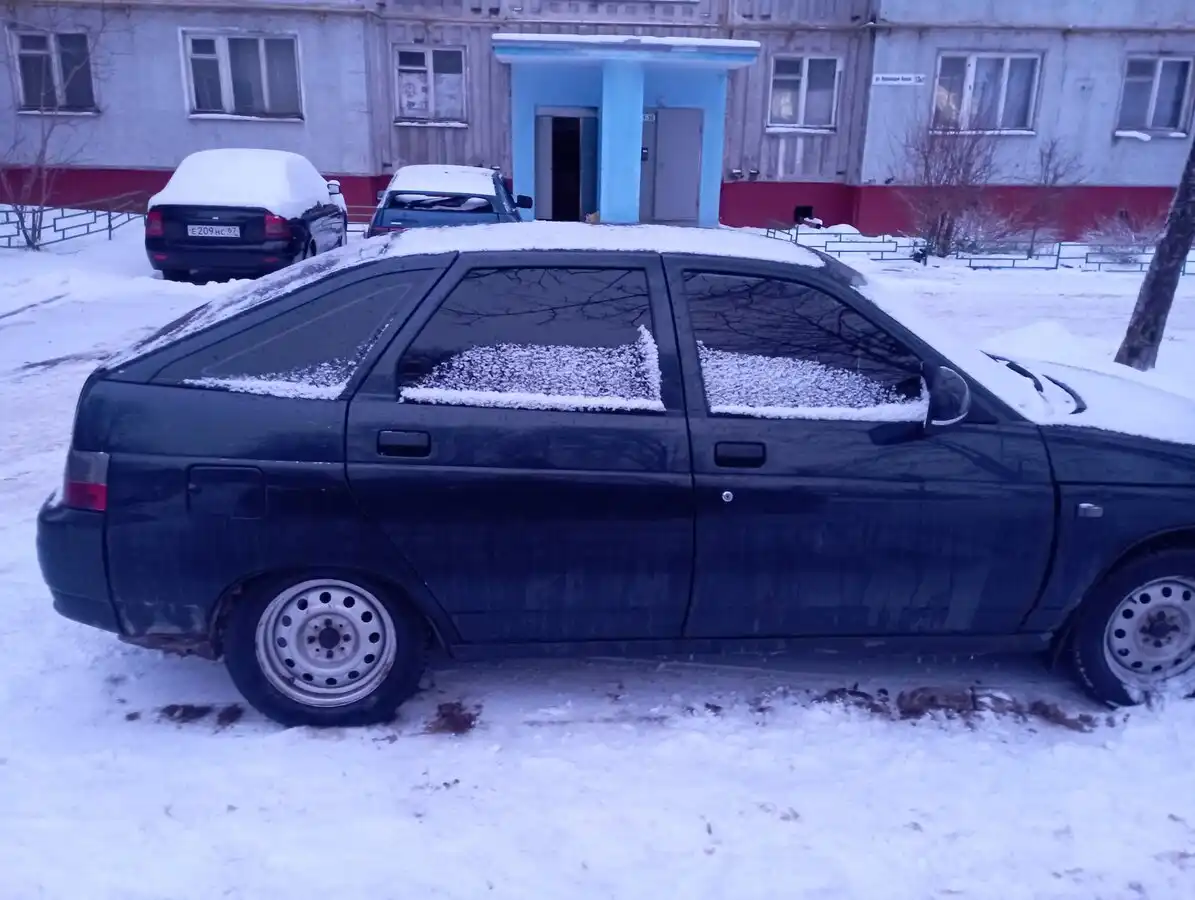 Фото автомобиля LADA 2170 PRIORA, 2010 — госномер Е209НС67. Цвет: ЧЕРНЫЙ
