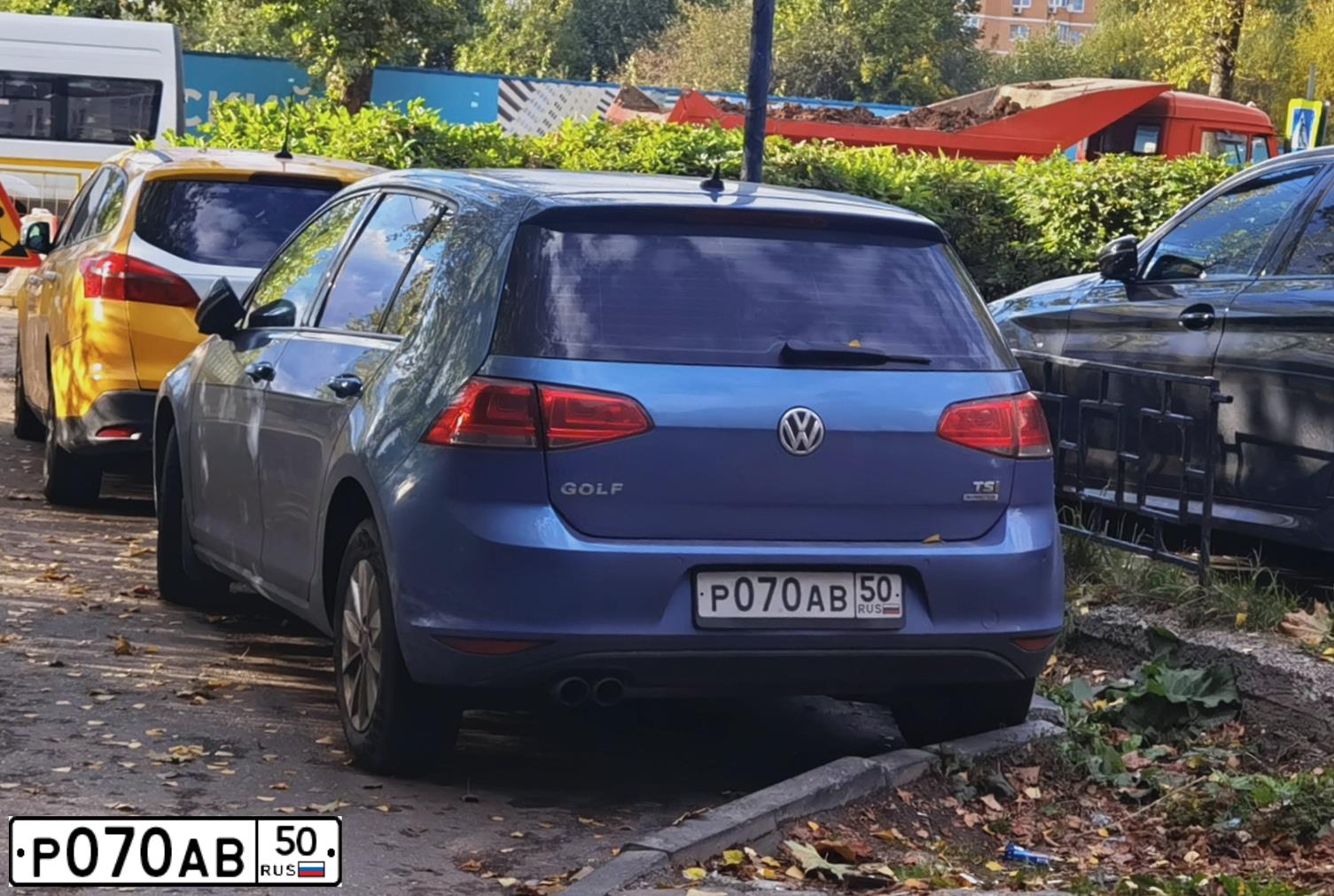 Фото автомобиля VOLKSWAGEN GOLF, 2013 — госномер С390ВХ977. Цвет: голубой
