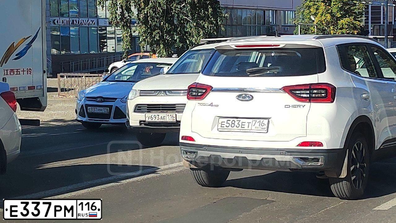 Фото автомобиля LADA 2107, 2005 — госномер Е337РМ116. Цвет: сине-зеленый