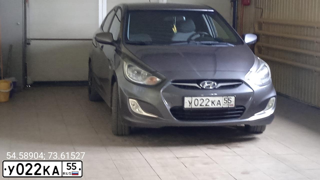 Фото автомобиля HYUNDAI SOLARIS, 2012 — госномер У022КА55. Цвет: ЧЕРНО-СЕРЫЙ