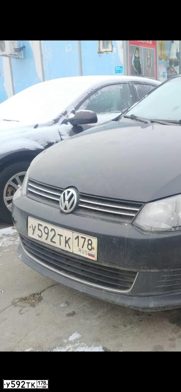 Фото автомобиля VOLKSWAGEN POLO, 2013 — госномер У592ТК178. Цвет: ЧЕРНЫЙ