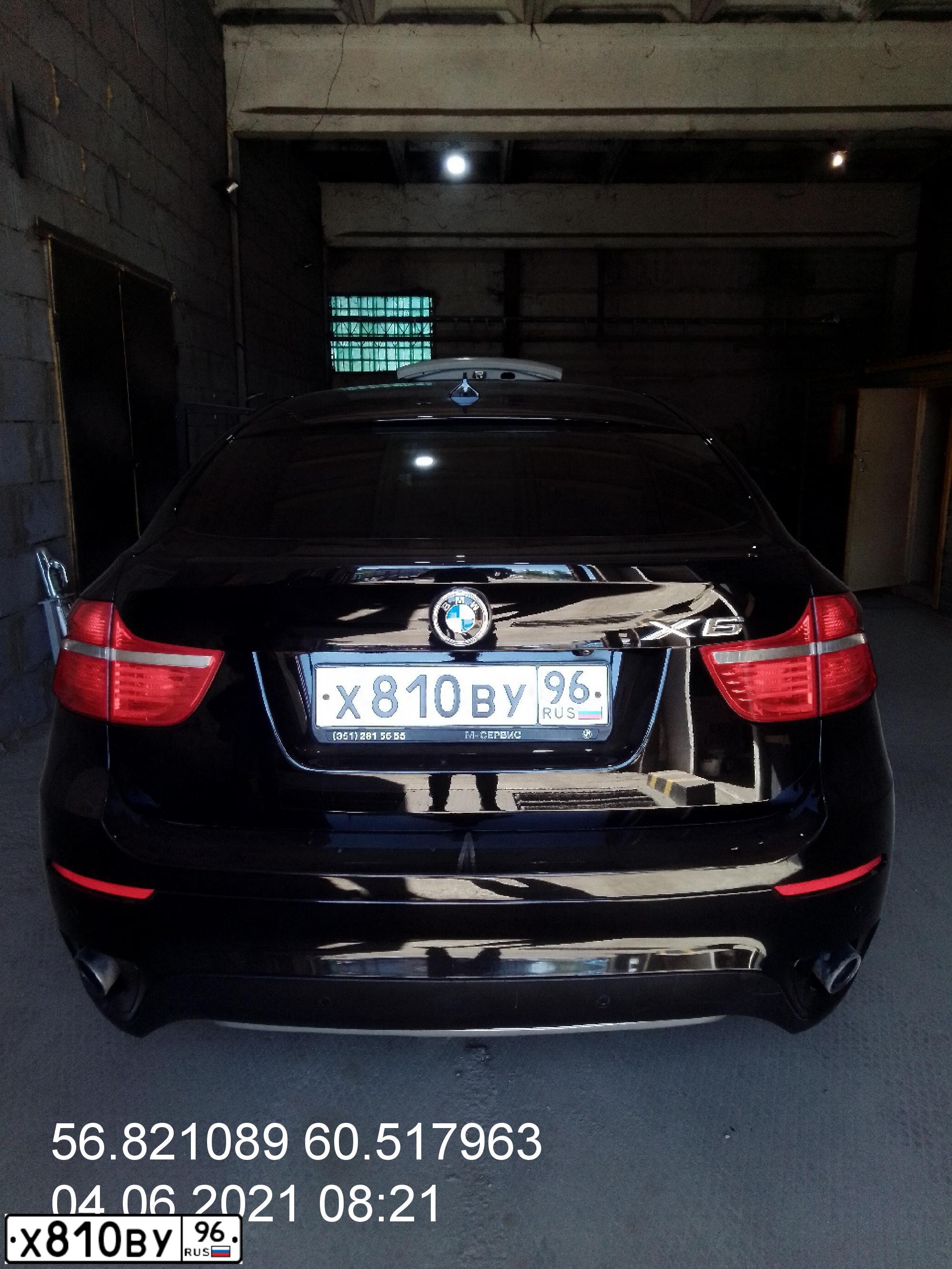 Фото автомобиля BMW X6, 2010 — госномер Х810ВУ96. Цвет: ЧЕРНЫЙ