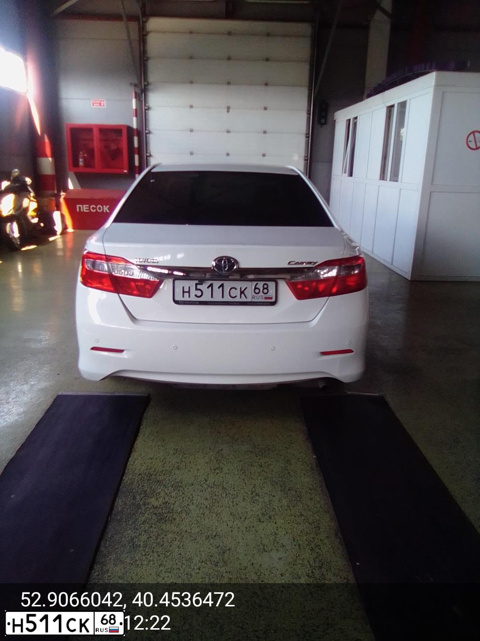 Фото автомобиля TOYOTA CAMRY, 2014 — госномер Н511СК68