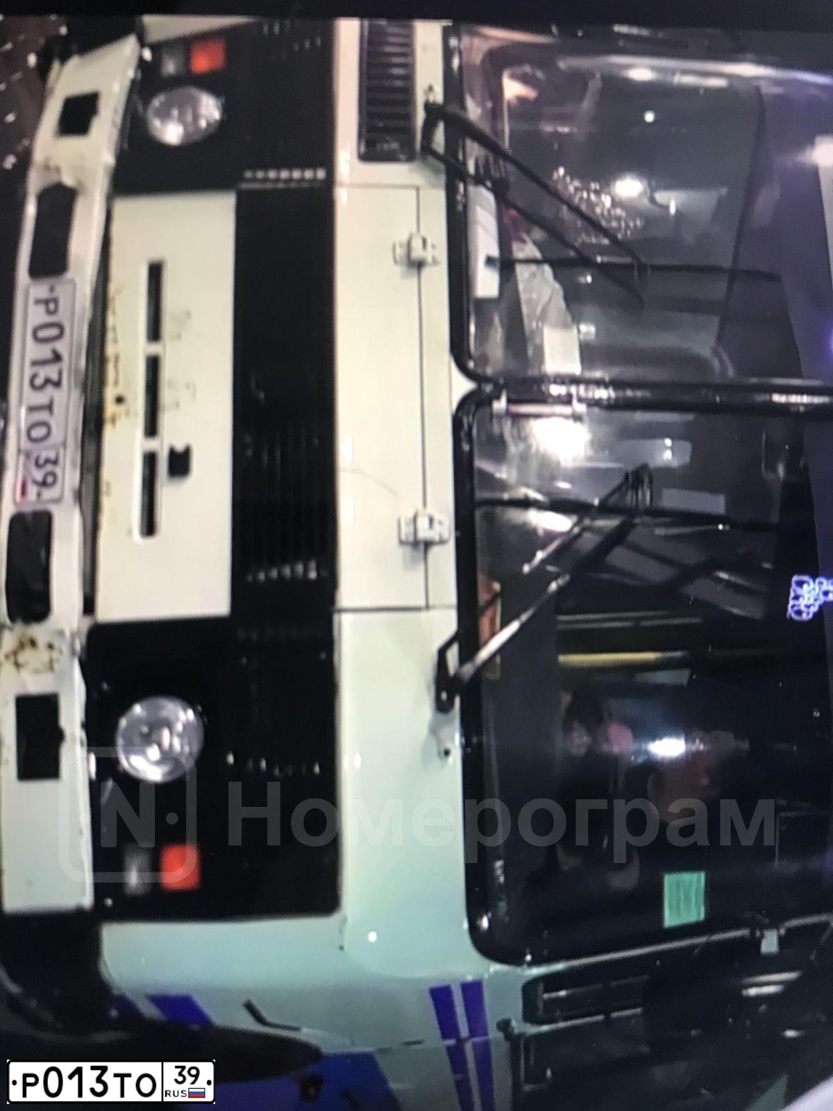 Фото автомобиля ПАЗ 32053, 2006 — госномер Р013ТО39. Цвет: БЕЛО-СИНИЙ