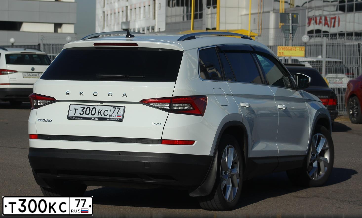 Фото автомобиля HYUNDAI GRAND STAREX, 2011 — госномер С836УО790. Цвет: ЧЕРНЫЙ