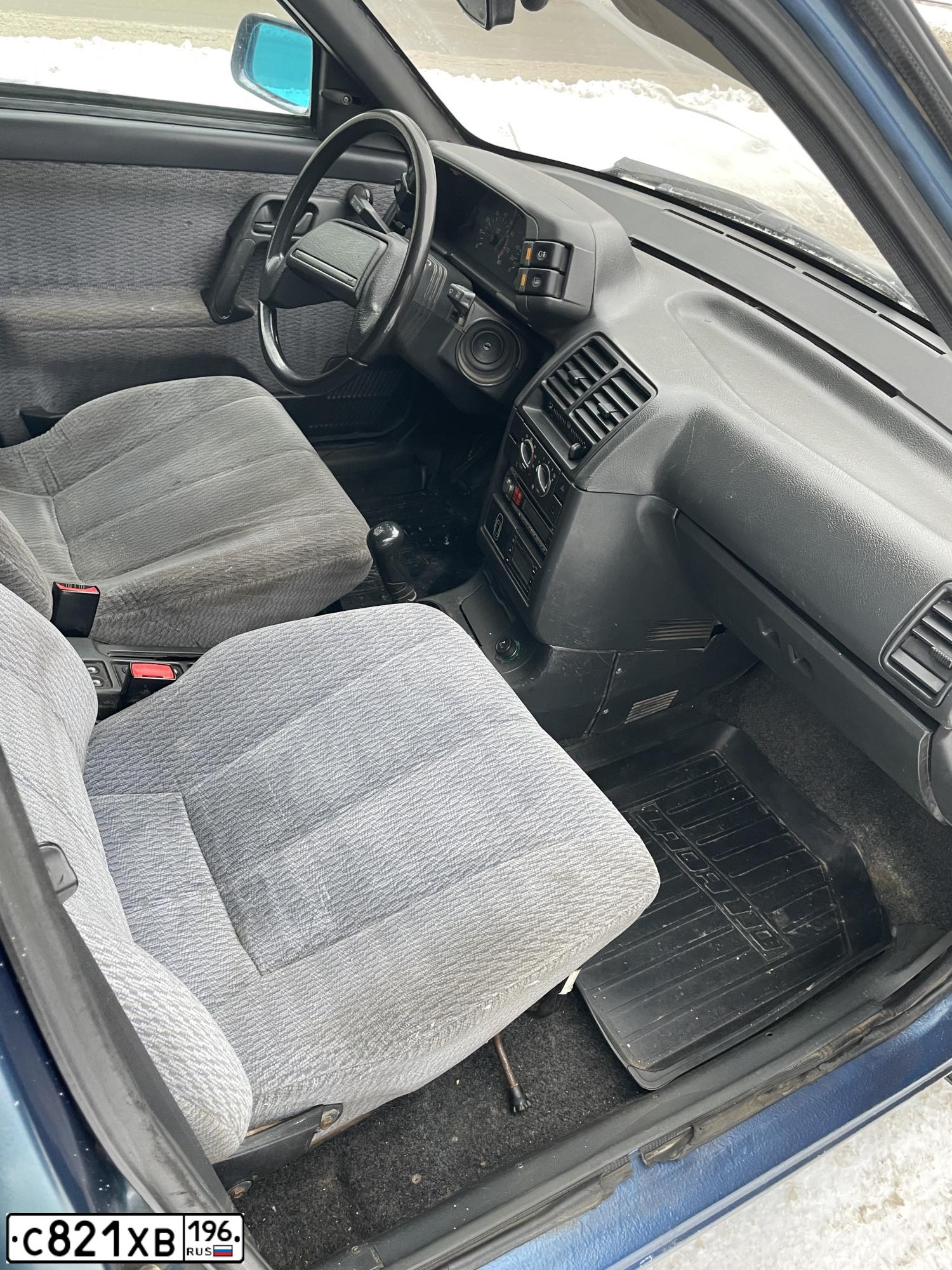 Фото автомобиля LADA 2110, 2004 — госномер Х313ВМ196. Цвет: синий