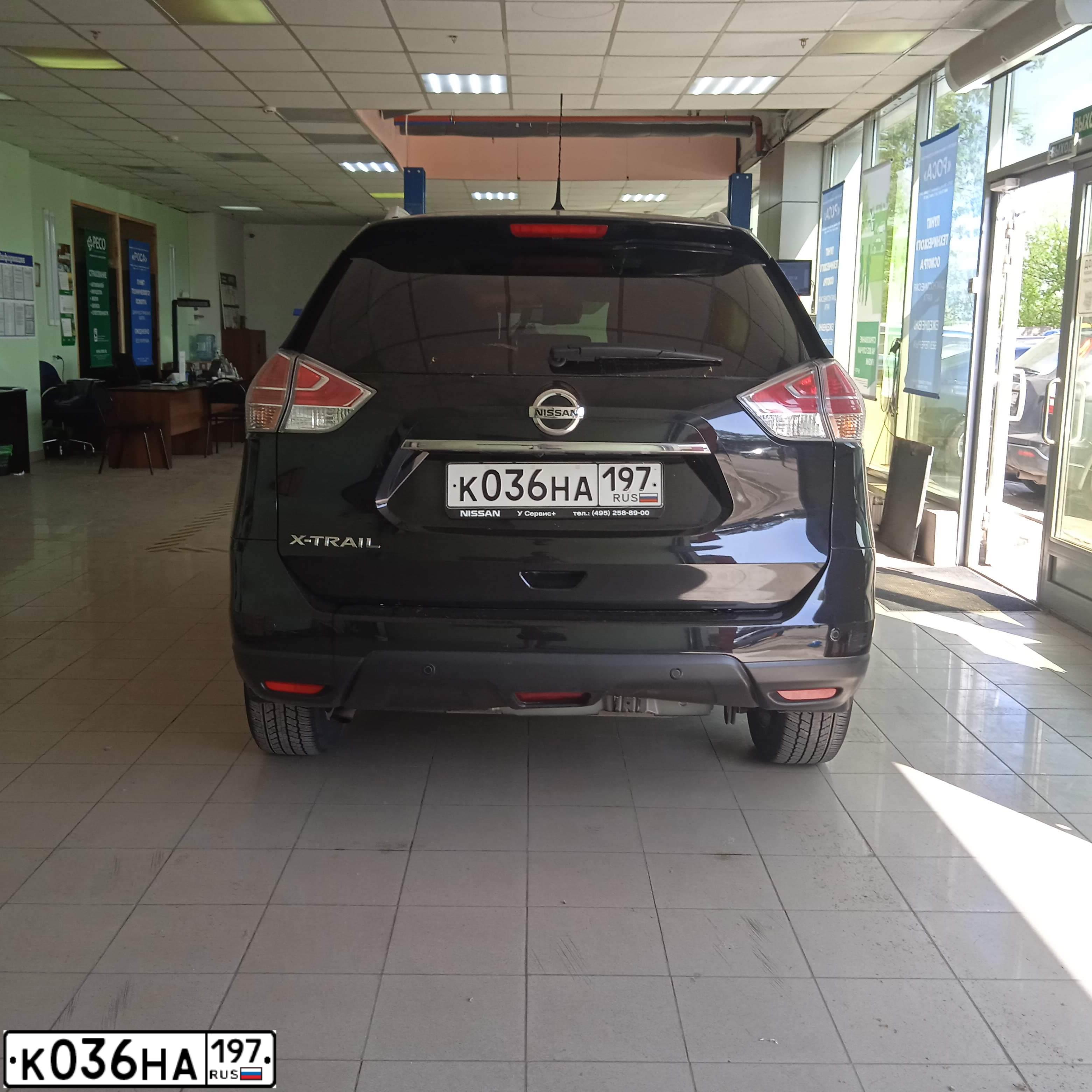 Фото автомобиля NISSAN X-TRAIL, 2015 — госномер К036НА197. Цвет: ЧЕРНЫЙ