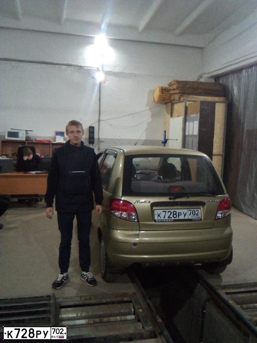 Фото автомобиля DAEWOO MATIZ, 2011 — госномер Р295НМ174. Цвет: БЕЖЕВО-СЕРЫЙ