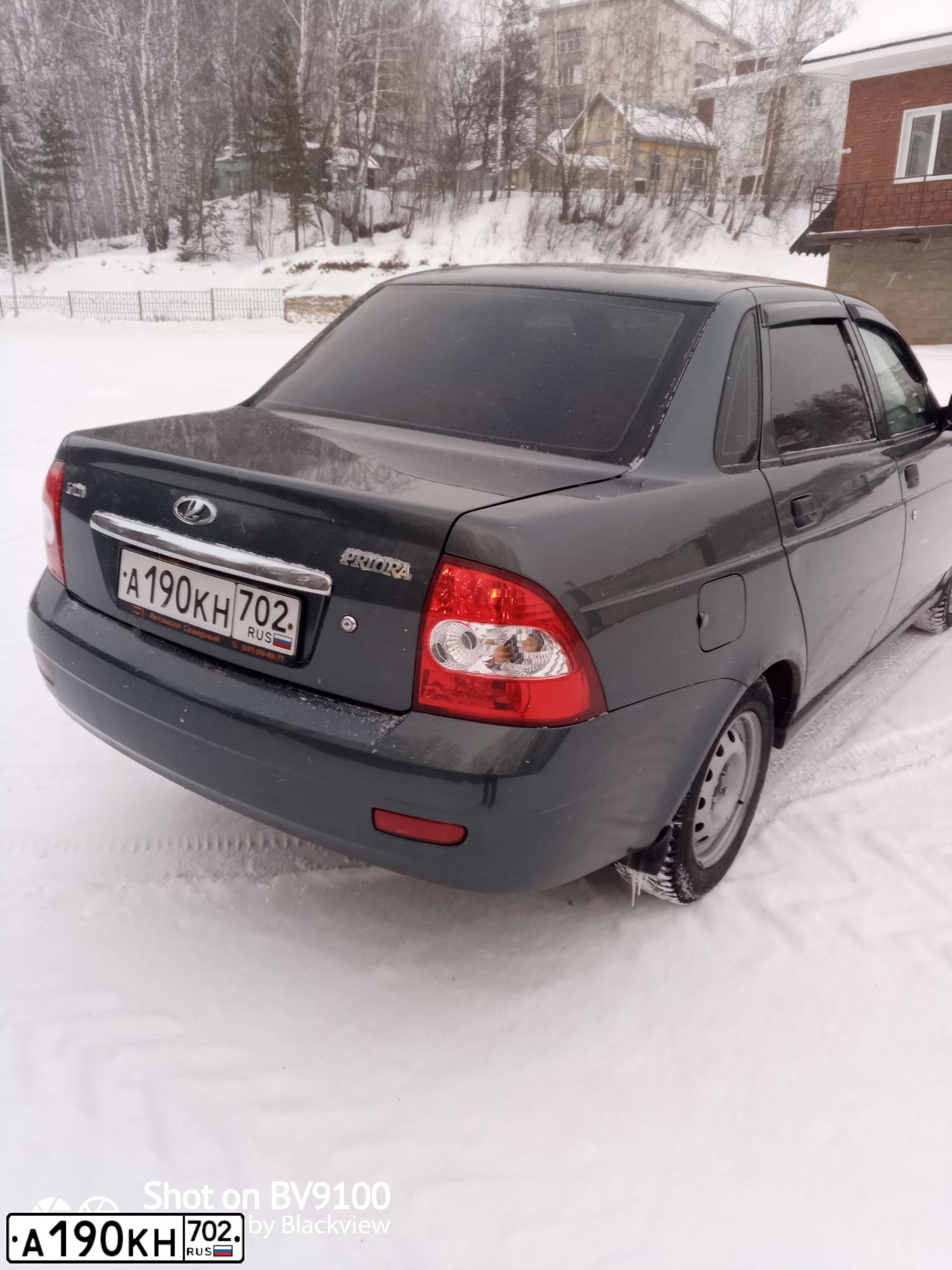 Фото автомобиля LADA 2170 PRIORA, 2008 — госномер Н462ВХ774. Цвет: Серо-сине-зеленый