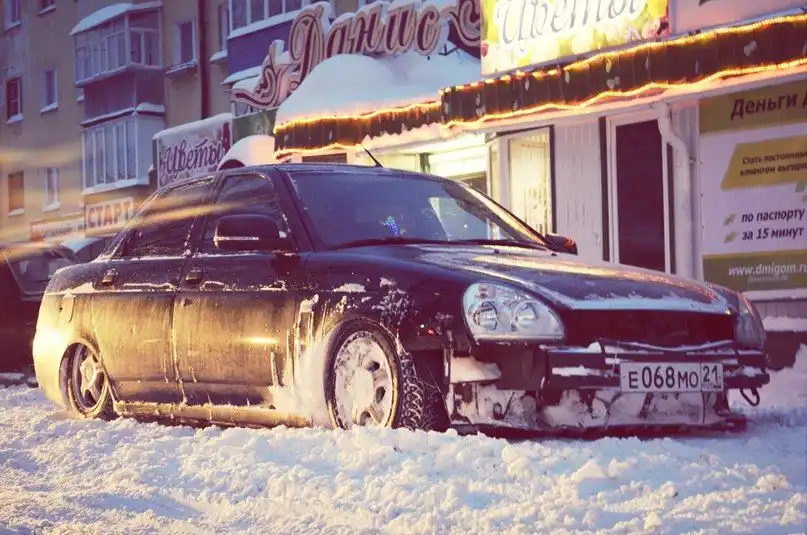 Фото автомобиля LADA PRIORA, 2011 — госномер С798ХТ43. Цвет: Сине-Черный
