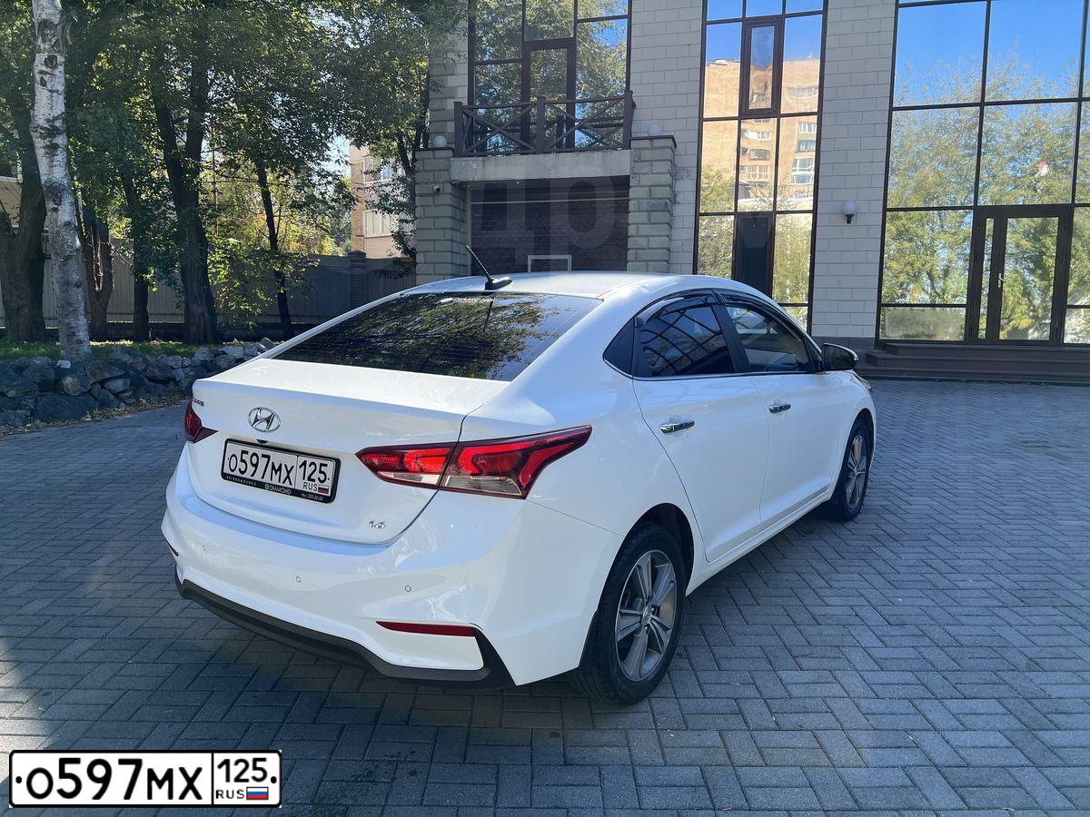 Фото автомобиля HYUNDAI SOLARIS, 2017 — госномер В829КС138