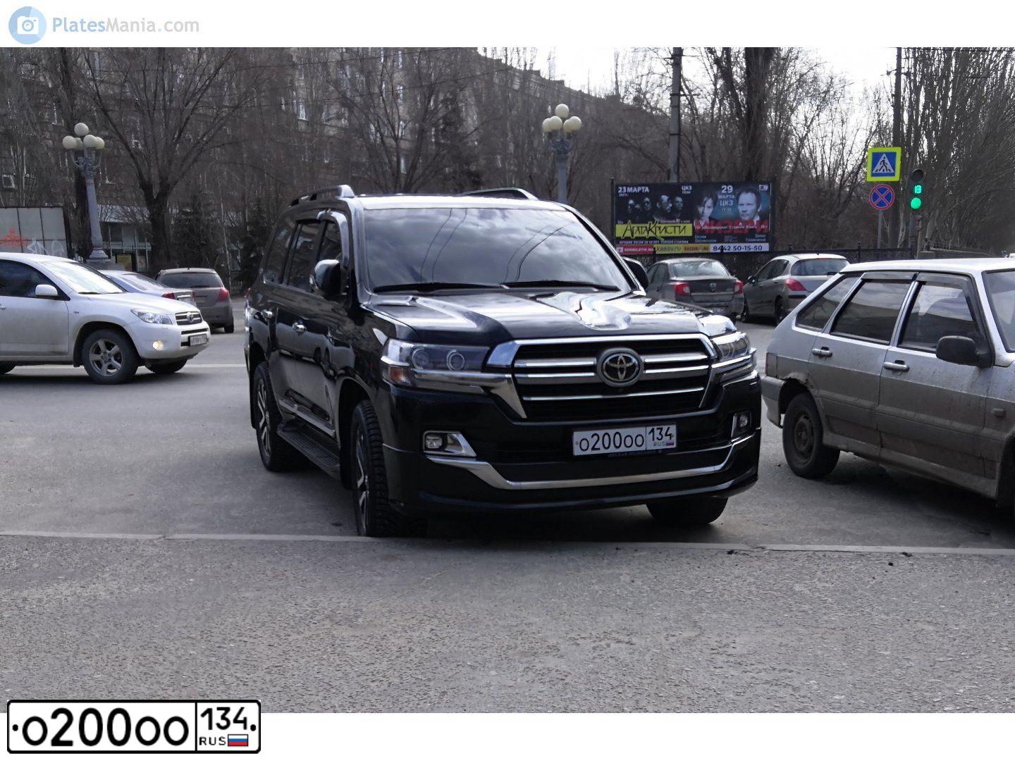 Фото автомобиля TOYOTA LANDCRUISER 200, 2019 — госномер О200ОО134. Цвет: ЧЕРНЫЙ