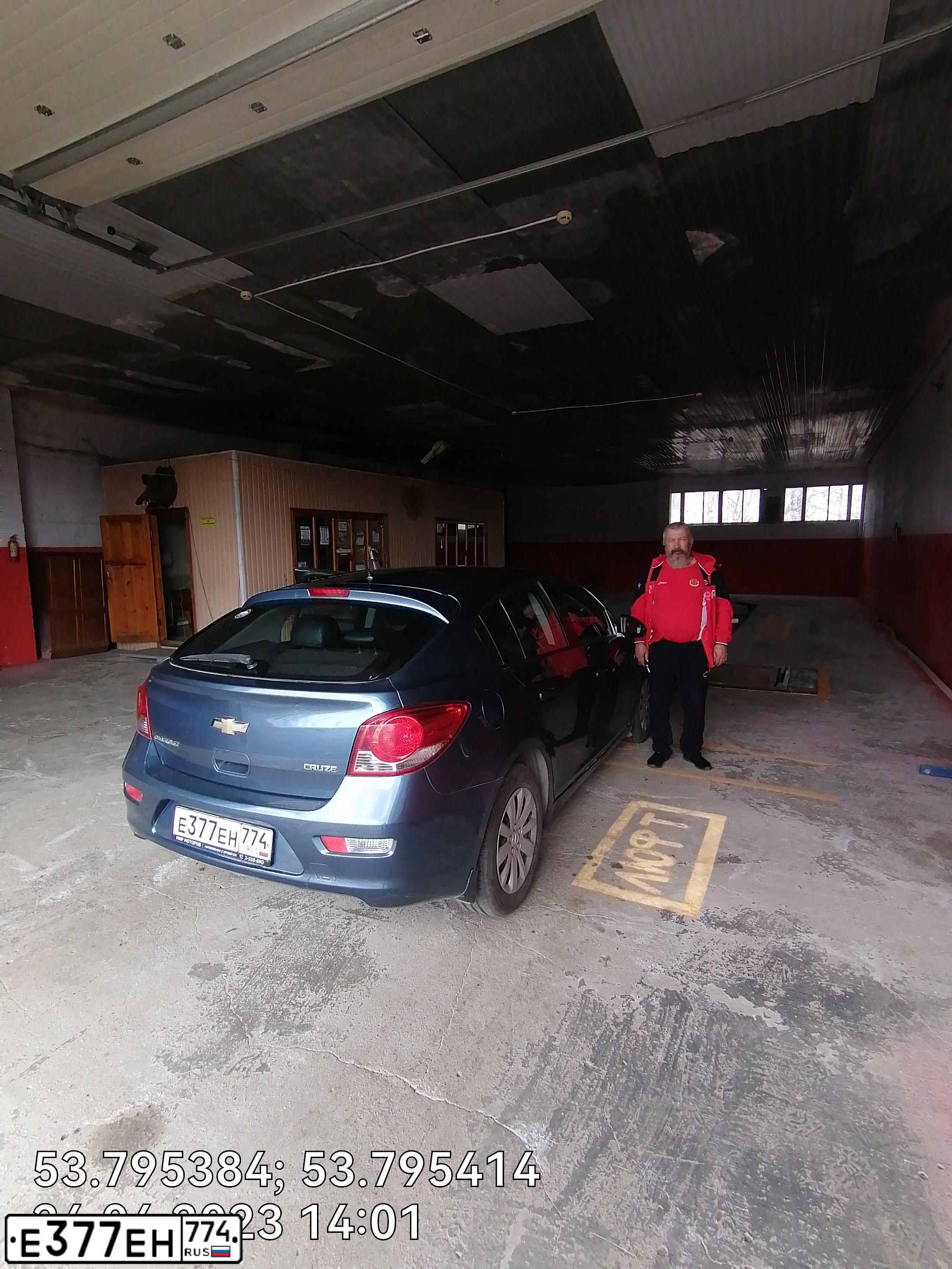 Фото автомобиля CHEVROLET CRUZE, 2013 — госномер Е377ЕН774. Цвет: СИНИЙ МЕТАЛЛИК
