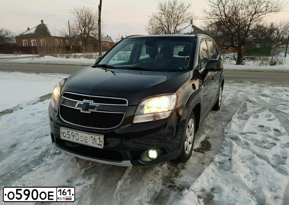 Фото автомобиля CHEVROLET ORLANDO, 2012 — госномер М932МК82. Цвет: ЧЕРНЫЙ