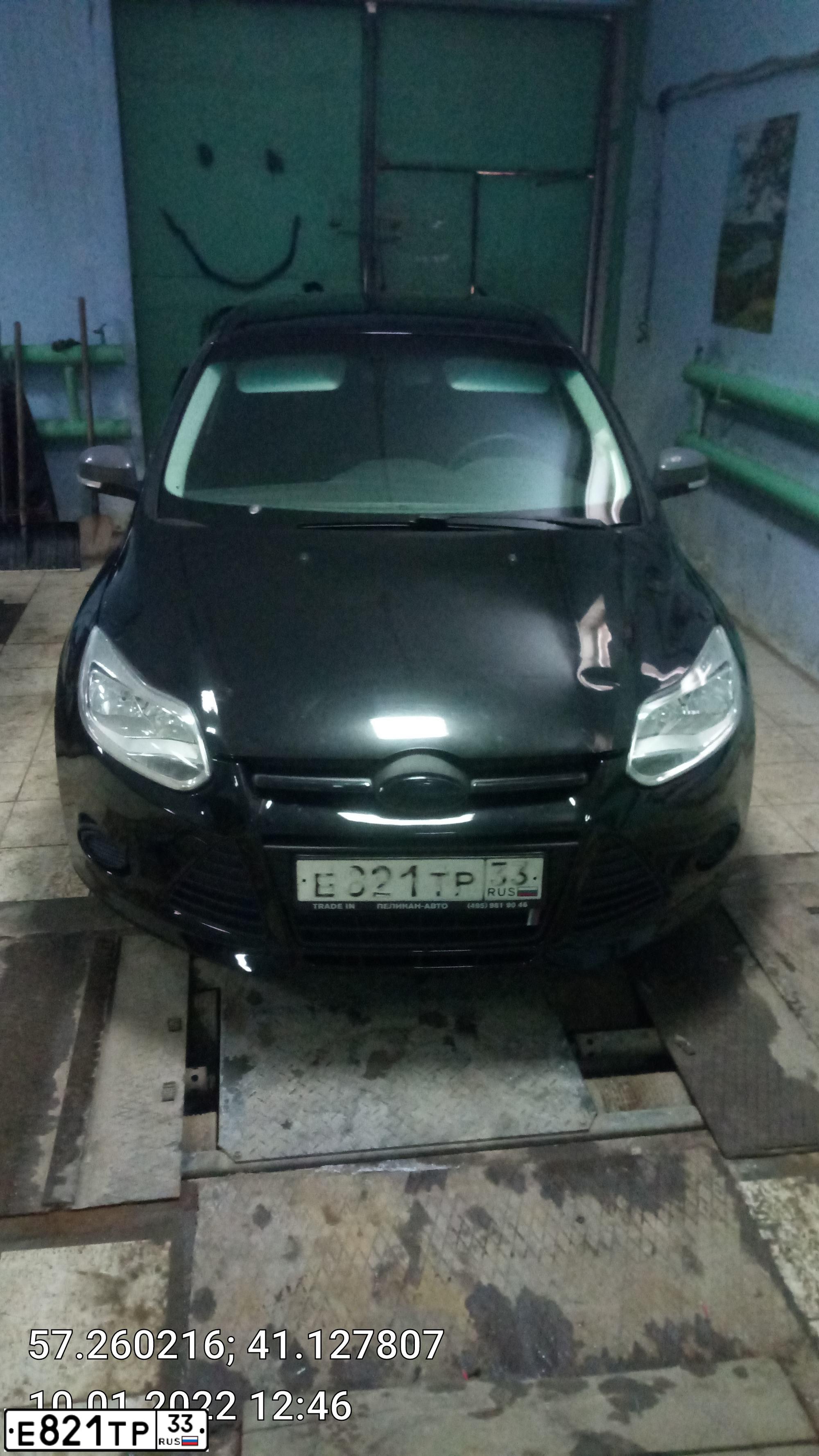 Фото автомобиля FORD FOCUS, 2012 — госномер Х165ЕС37. Цвет: ЧЕРНЫЙ