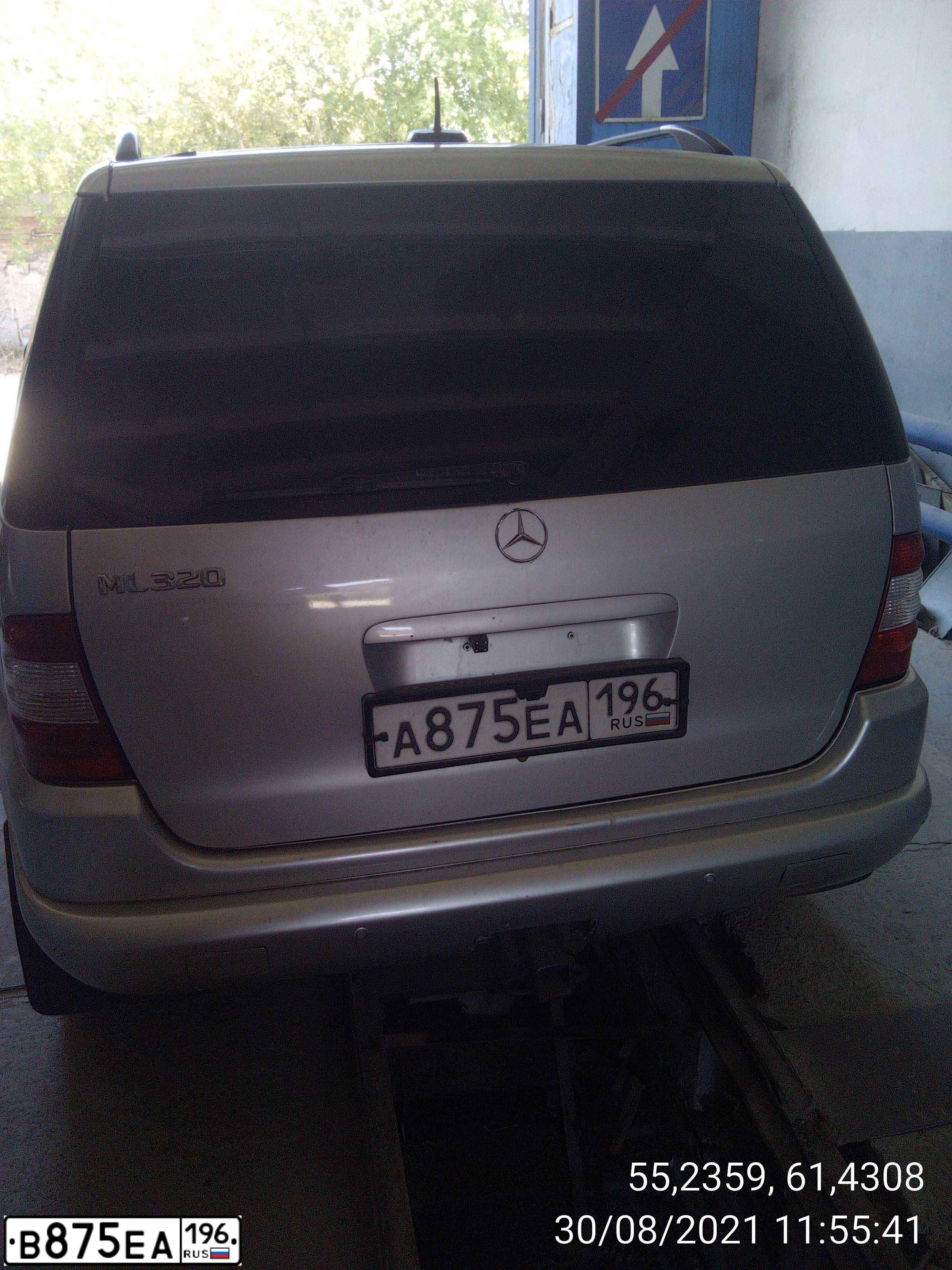 Фото автомобиля MERCEDES M-KLASSE, 2000 — госномер А875ЕА196. Цвет: СВЕТЛО-СЕРЫЙ
