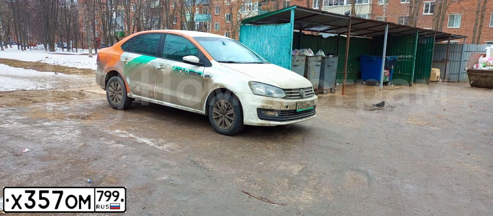 Фото автомобиля VOLKSWAGEN POLO, 2019 — госномер М386УУ18. Цвет: Белый