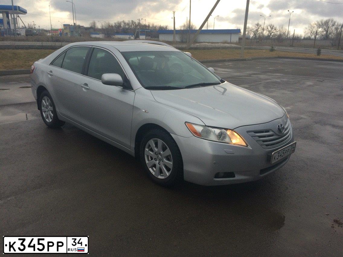 Фото автомобиля TOYOTA CAMRY, 2007 — госномер С480ВМ196. Цвет: Серебристый