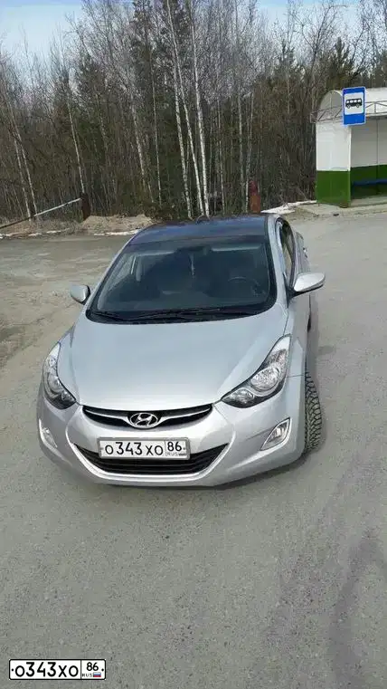 Фото автомобиля HYUNDAI AVANTE, 2012 — госномер В554КН186. Цвет: СЕРЫЙ