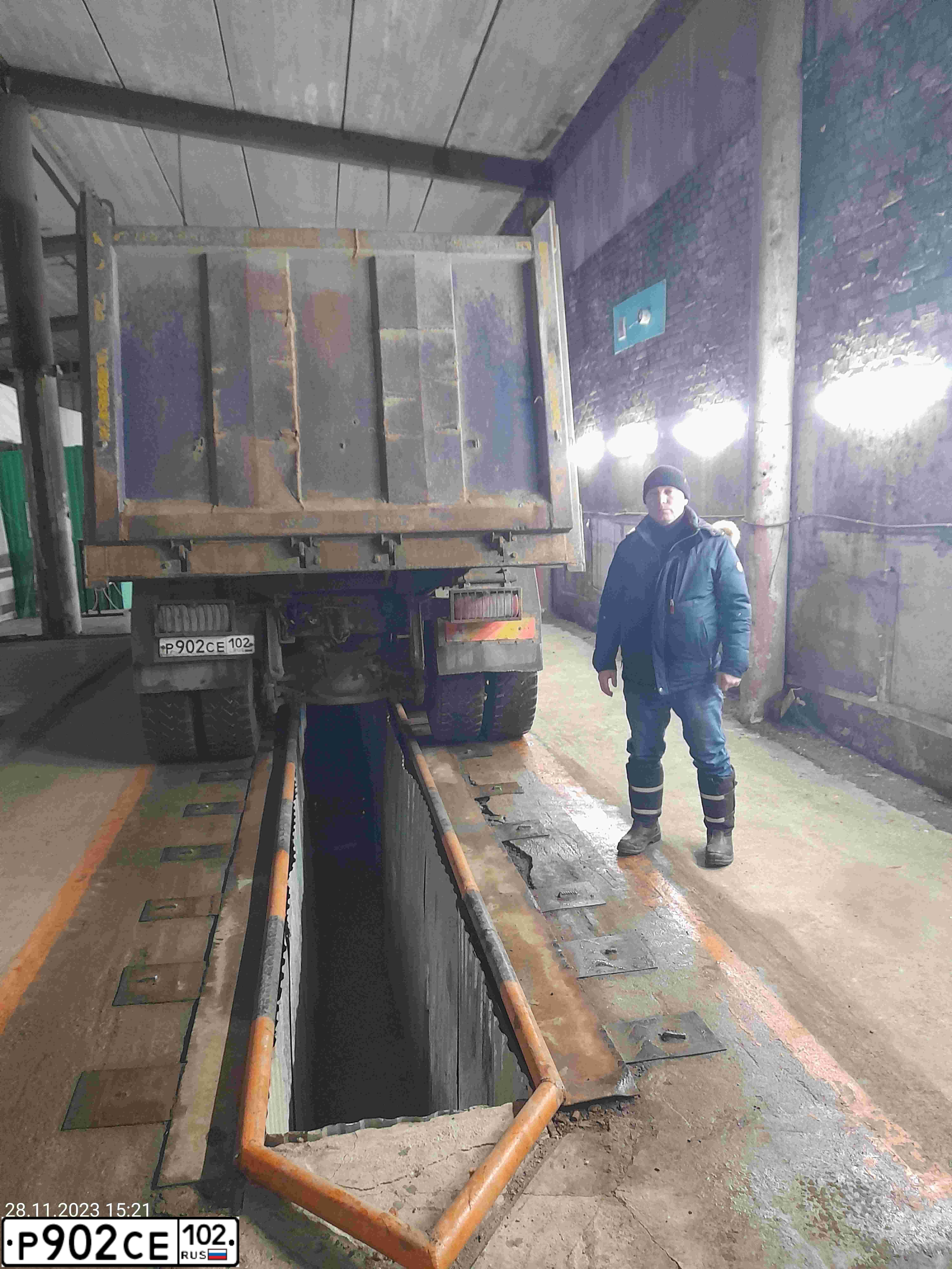 Фото автомобиля БЦМ-57.6 MAN, 2013 — госномер О565УР702. Цвет: синий