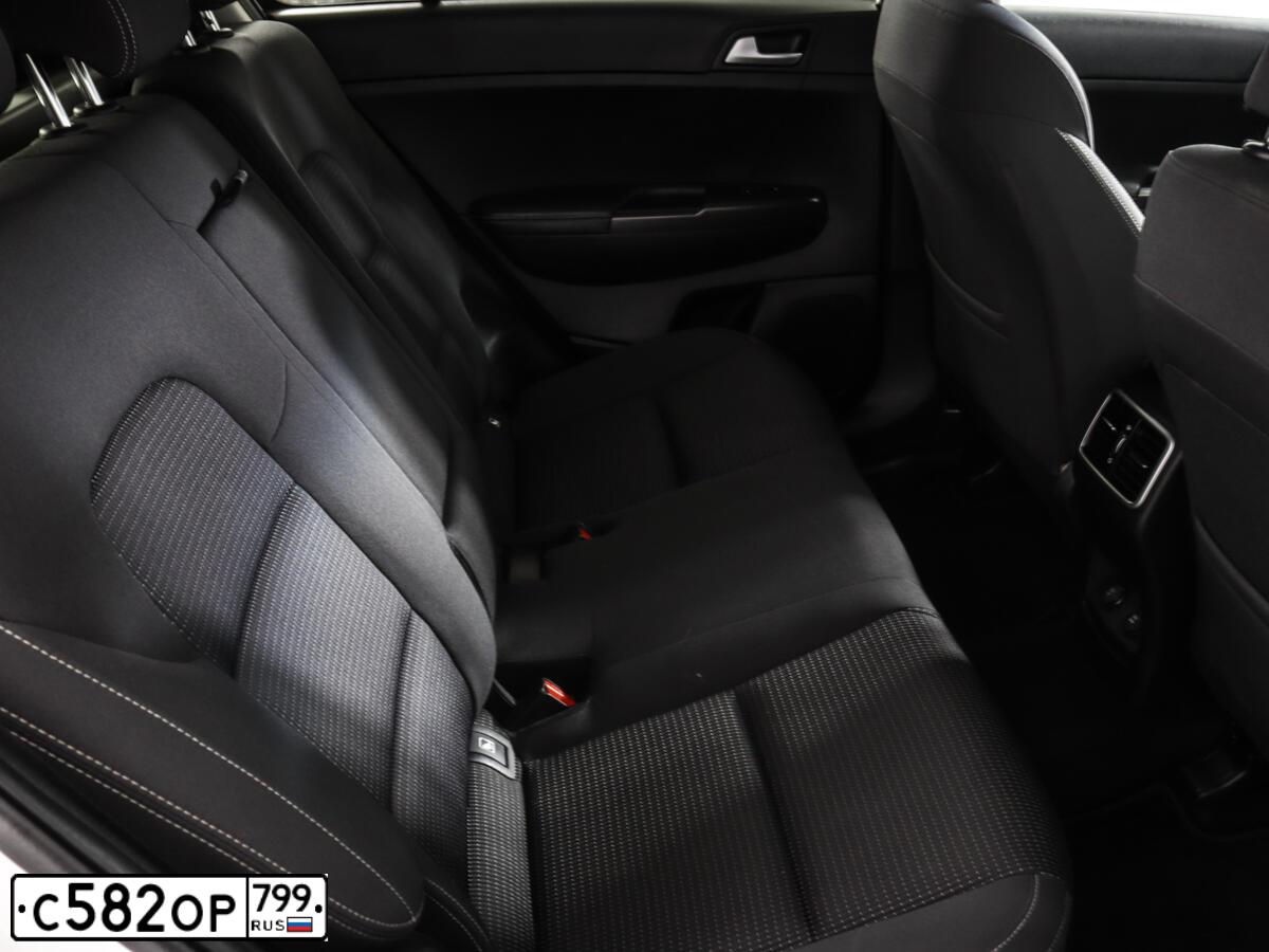 Фото автомобиля KIA SPORTAGE, 2016 — госномер Х153СЕ797. Цвет: Белый