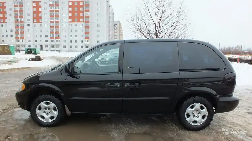 Фото автомобиля DODGE /GRAND/ CARAVAN, 2001 — госномер А333РВ53. Цвет: ЧЕРНЫЙ